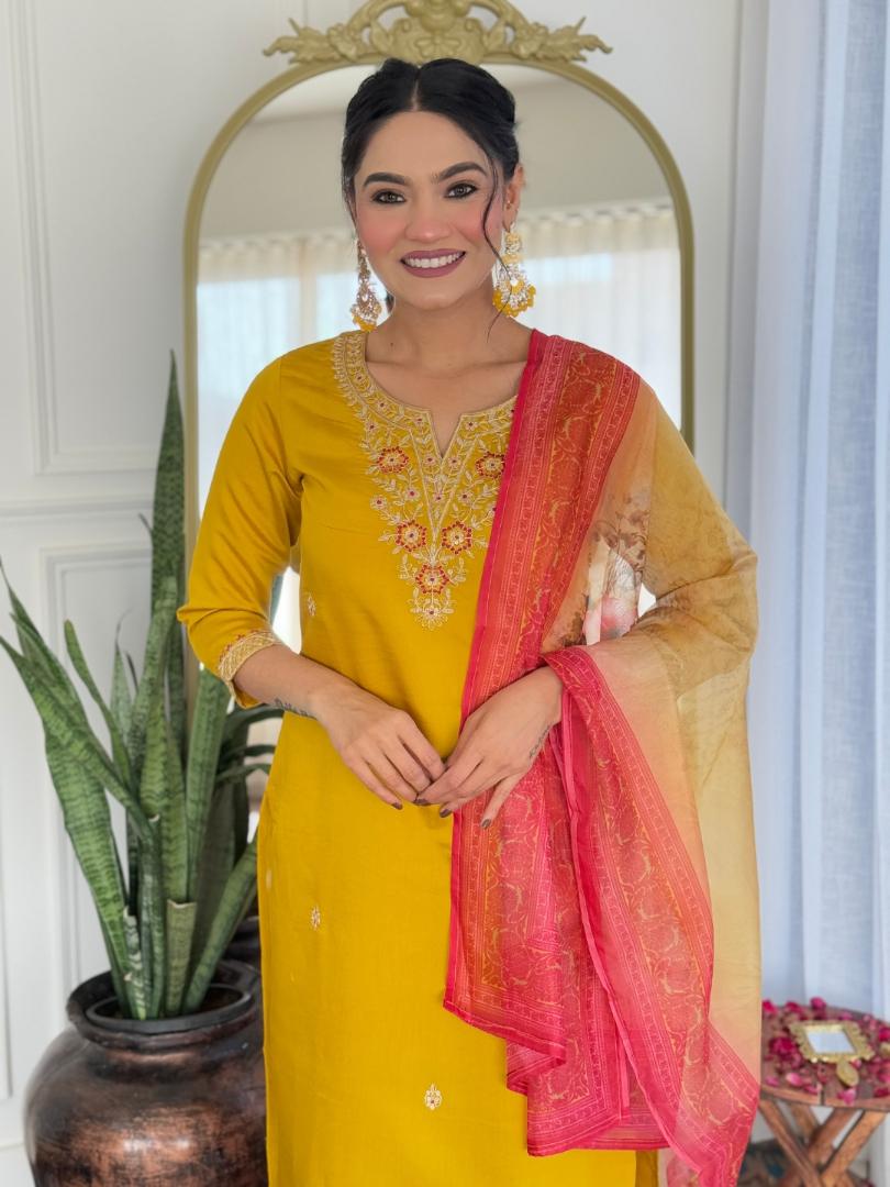  KURTI WITH PANT & DUPATTA  D697 