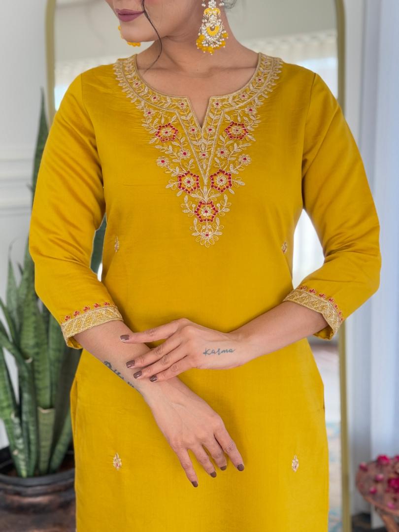  KURTI WITH PANT & DUPATTA  D697 