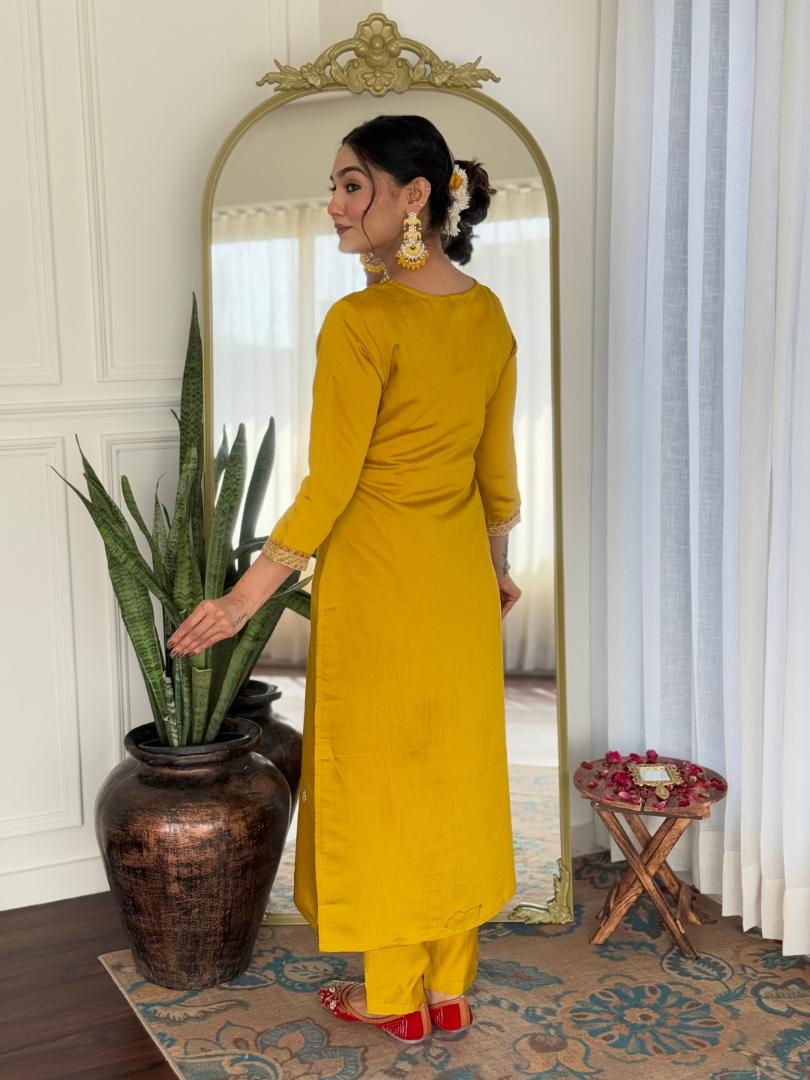  KURTI WITH PANT & DUPATTA  D697 