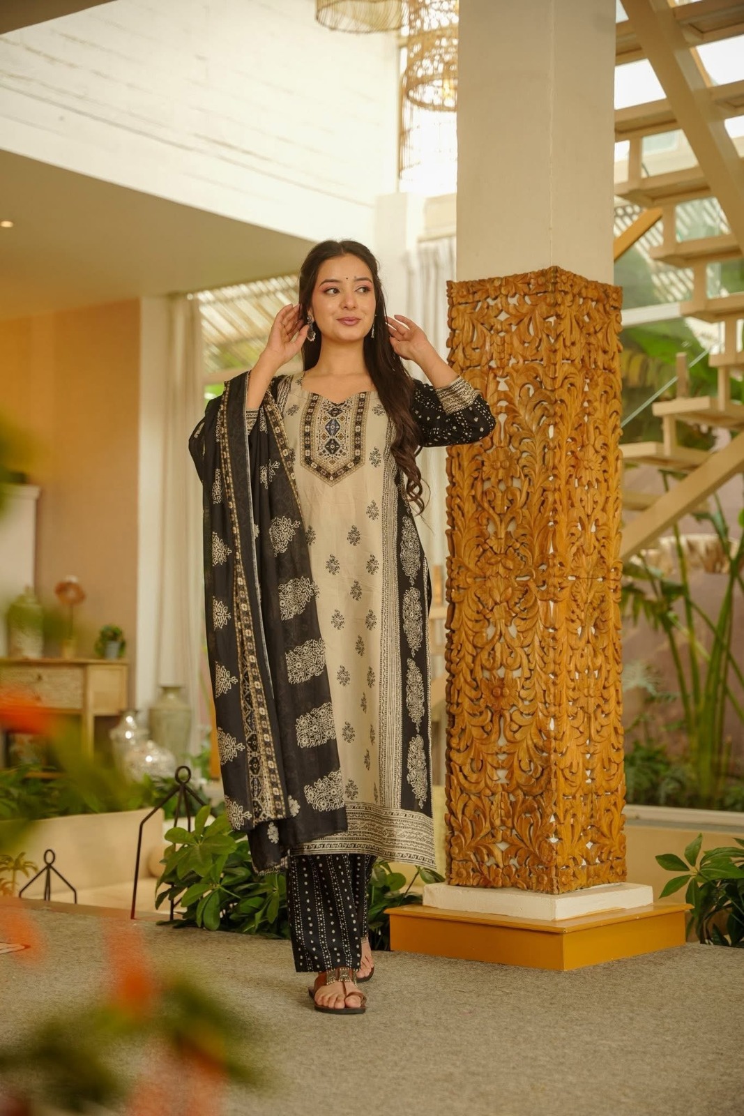 KURTI  WITH PANT & DUPATTA MV-6090