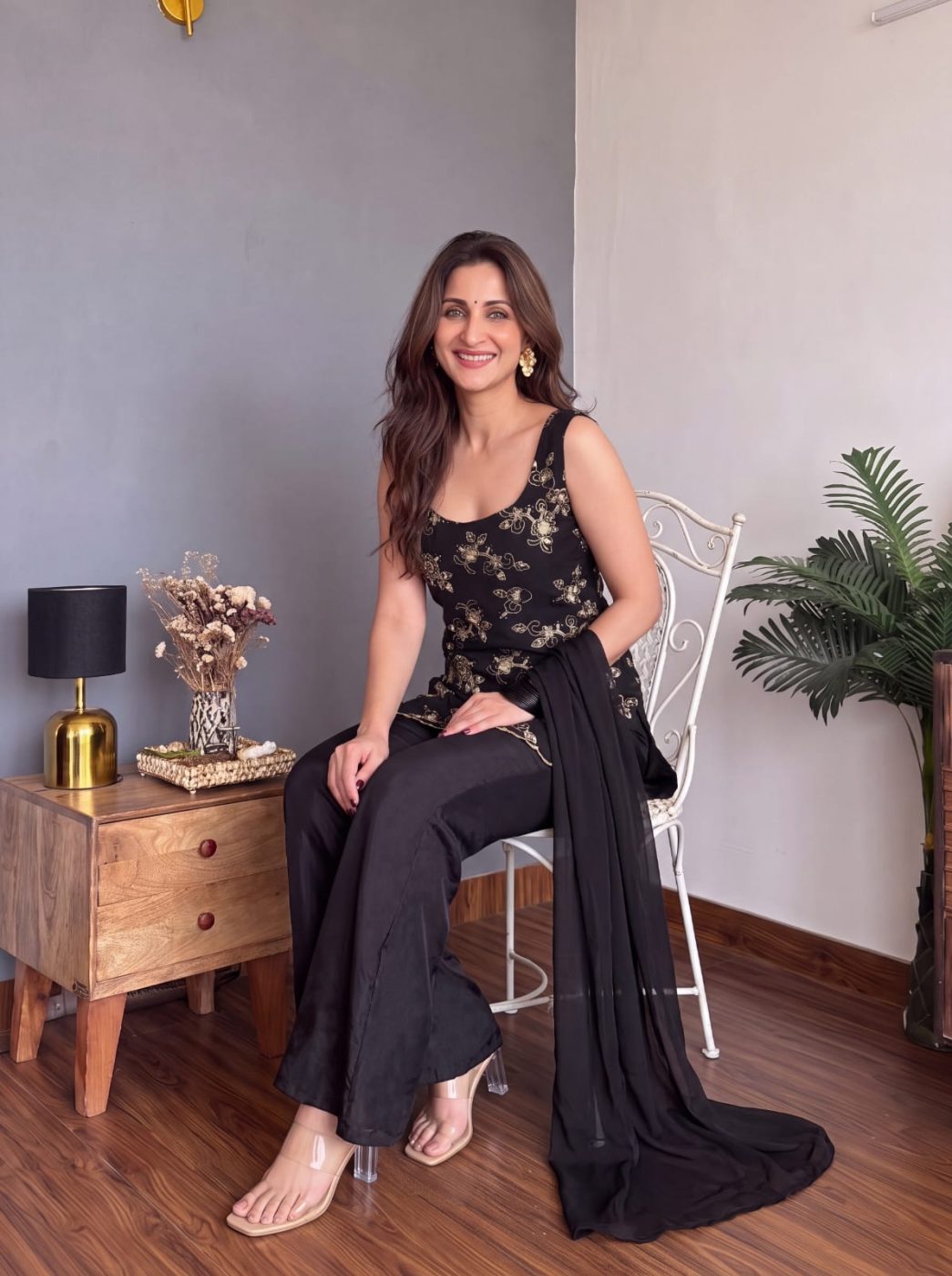 Most Beautiful and Attractive Catalog Add 📈 💞 KURTI  WITH PANT & DUPATTA MV-6070 (Black)